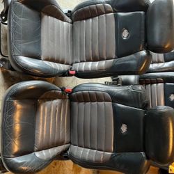 2002 Harley Davidson F-150 Front Seats