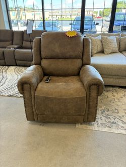 Brown Fabric Electric Recliner 