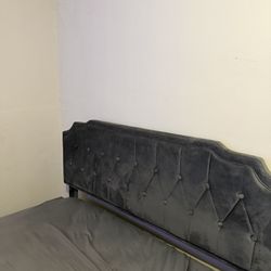 queen bed with mattress 
