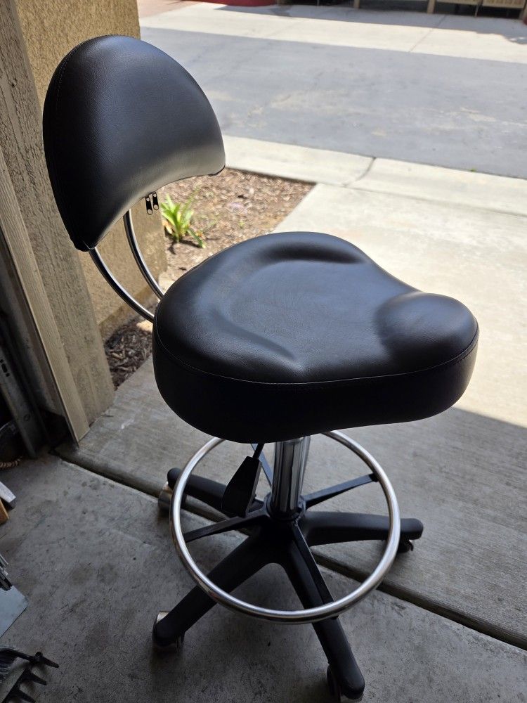 STOOL 