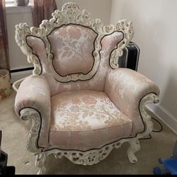 Vintage Victorian-Style Chair – Excellent Condition!