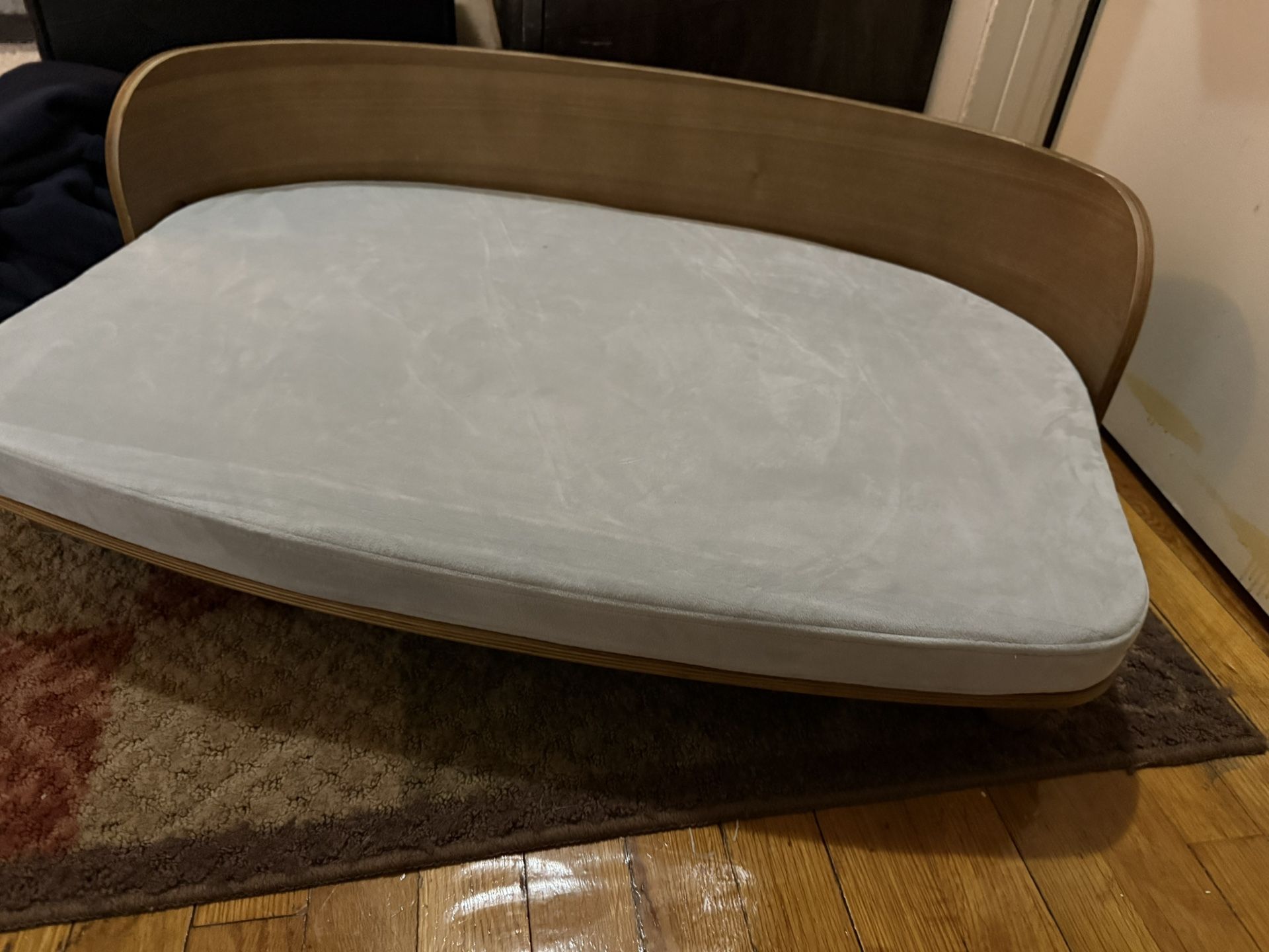 Elevated Pet Bed/Couch With Removable Washable Cover