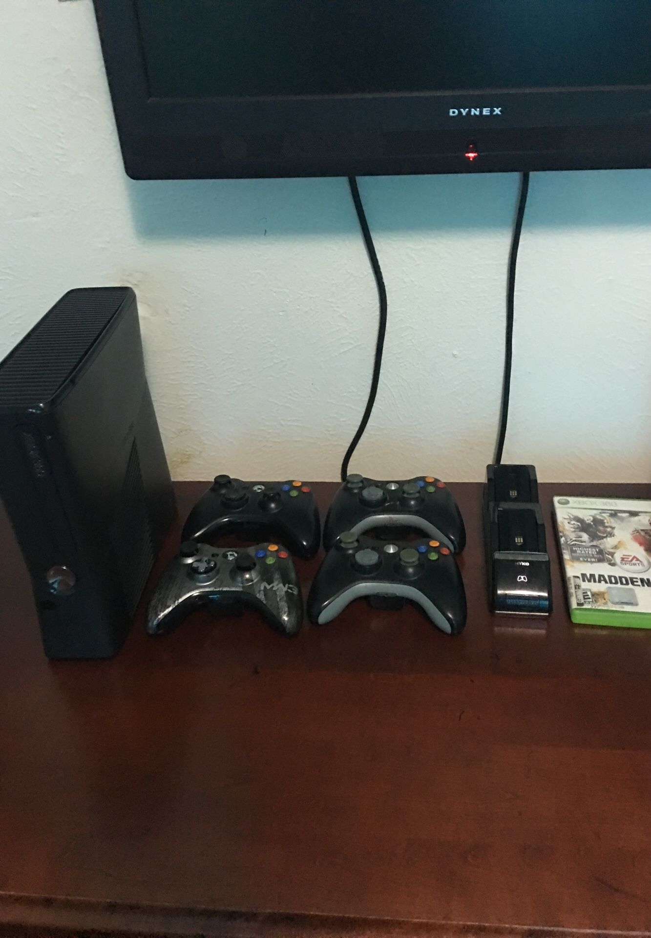 XBOX 360 with controllers and chargebase two batteries