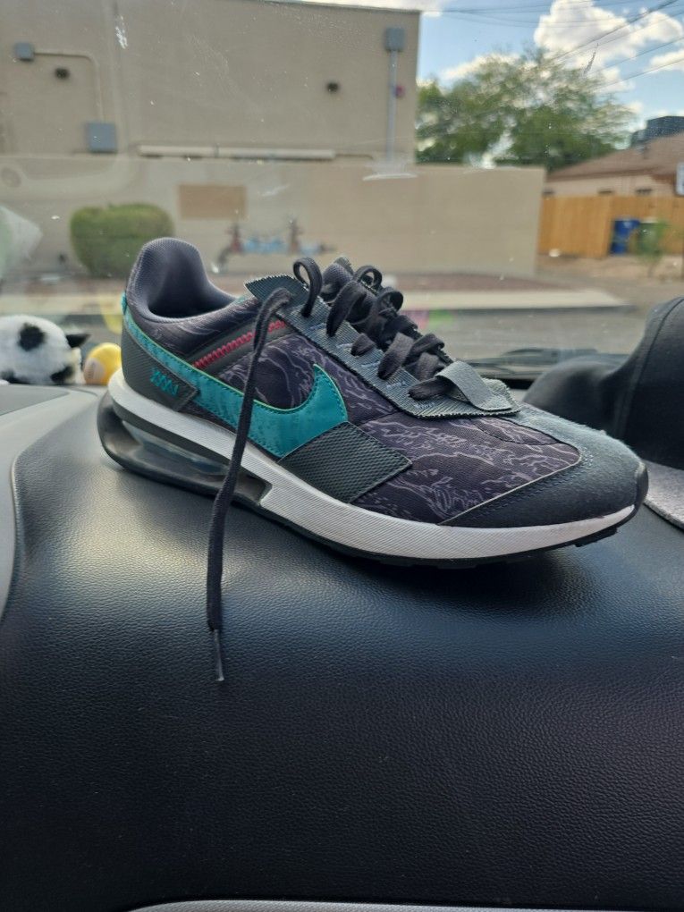Nike 10.5 Mens