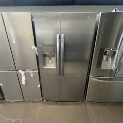 FRIGIDAIRE GALLERY 2 DOOR COUNTER DEPTH REFRIGERATOR 