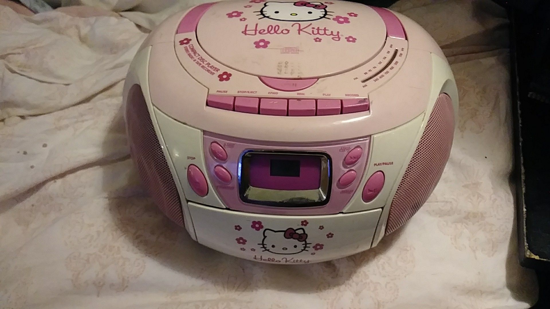 Hello kitty CD player/ radio