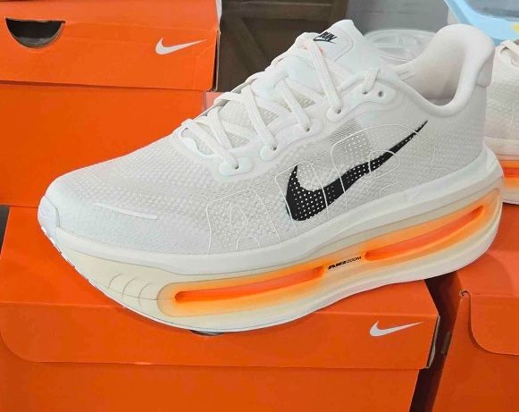 Nike Vomero Premium (BRAND NEW - SIZE 10.5)