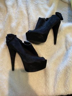 Jessica Simpson black suede heels