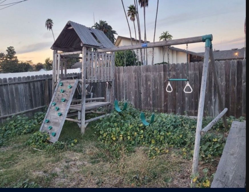 Kids playhouse Playground Swing Set