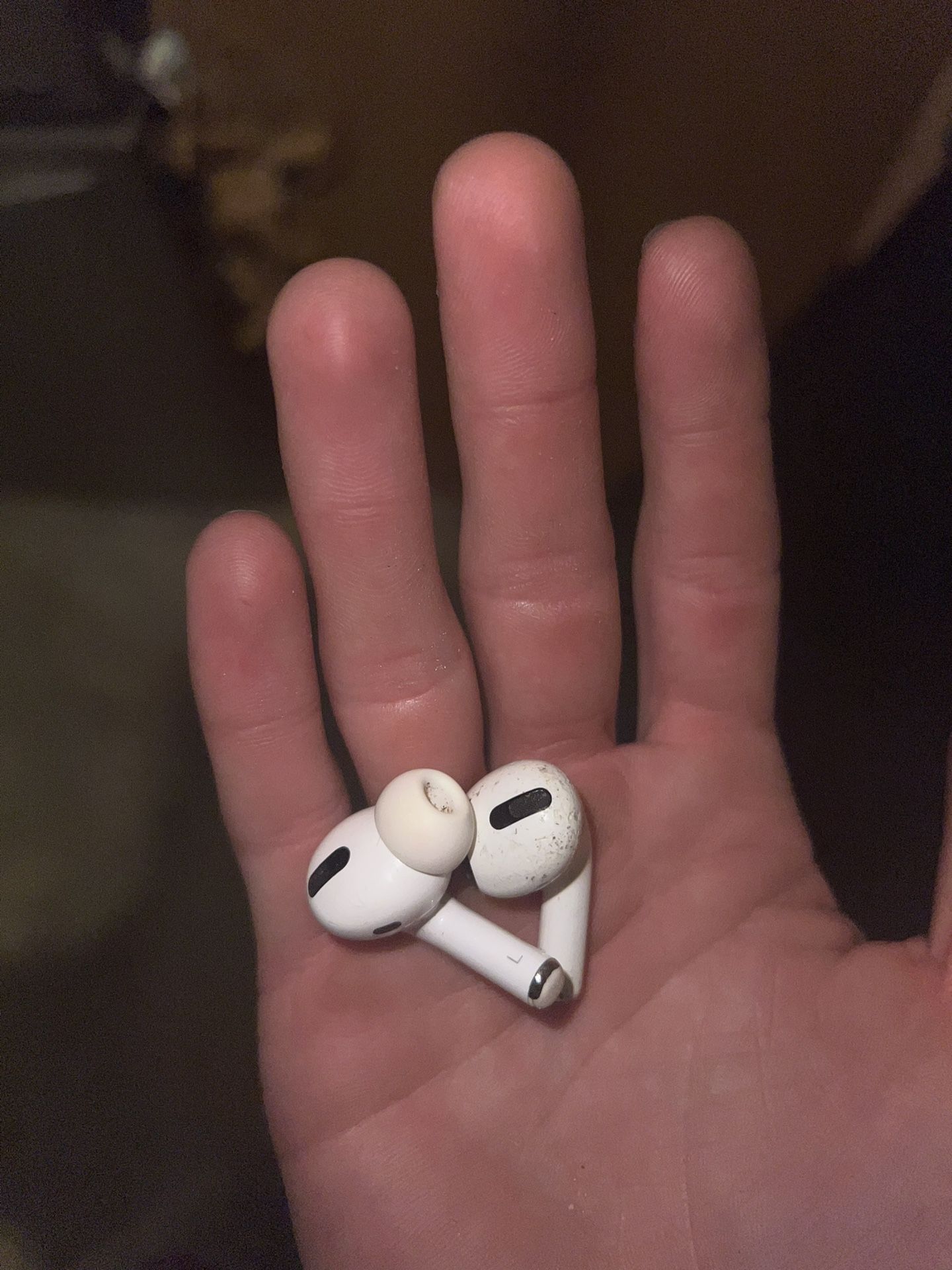 Right and left airpod 