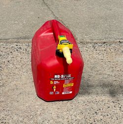 5-Gallon Poly Gas Can CARB Compliant