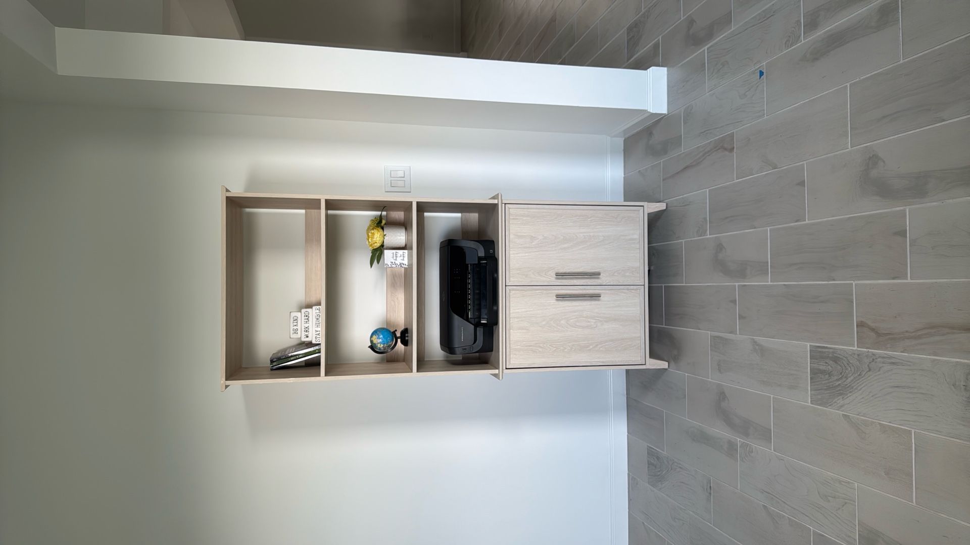 Storage shelving unit and filing cabinet