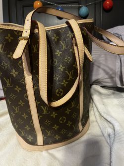IN GOOD CONDITION PURSE