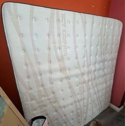 King Size Icy Copper Mattress – Clean, Comfortable, Ready to Go!
