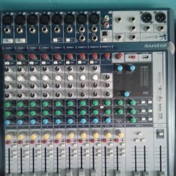 Mezcladora Soundcraft 12 Canales