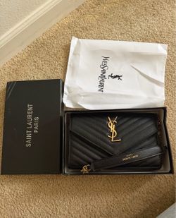 Women’s Ysl bag NOT FREE