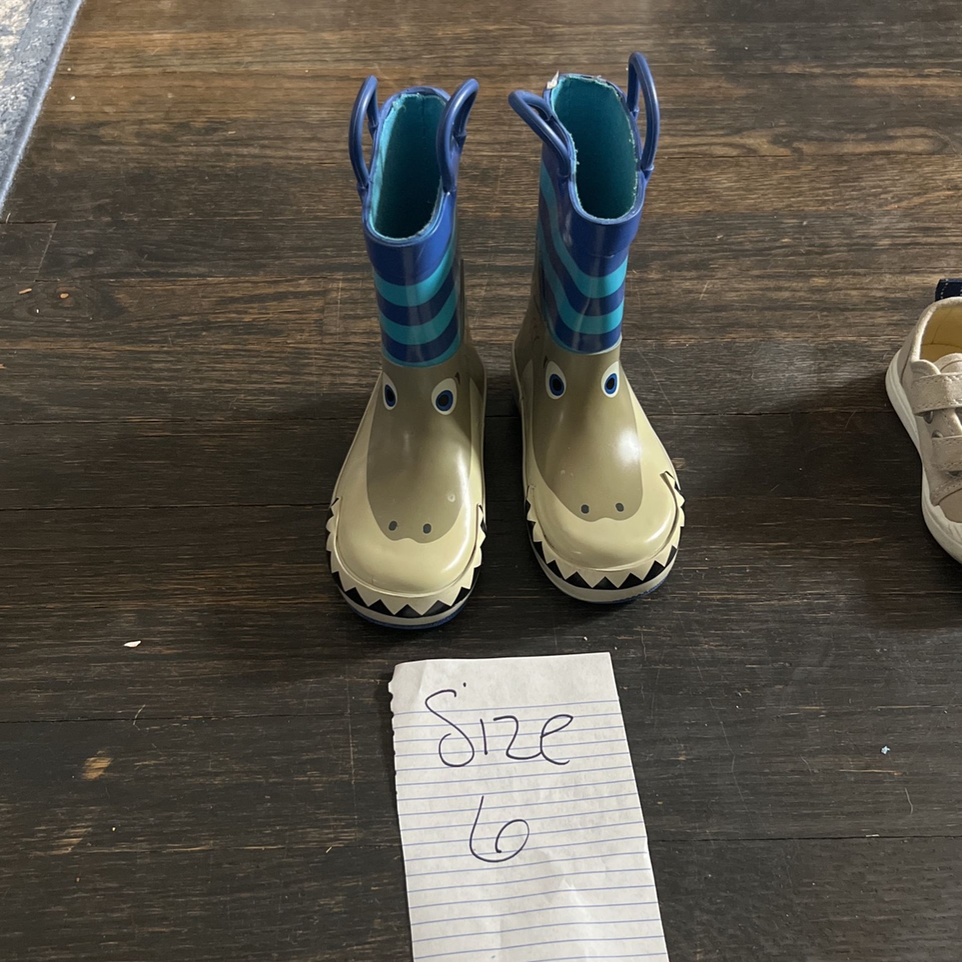 Toddler six shark rain boots