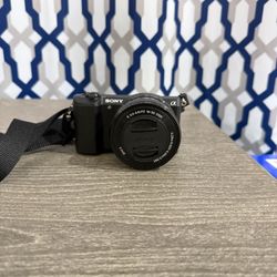 Sony a5100 Mirrorless Camera With 16-50mm Lens
