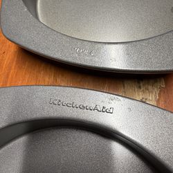 (2) Kitchenaid 9 Inch Round Cake Pans
