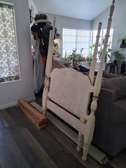 Free "project" vintage twin poster bed frame