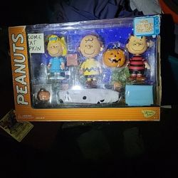 It's The Great Pumpkin, Charlie Brown! Peanuts Memory Lane Figures 