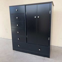 Closet Pacoima New ✨