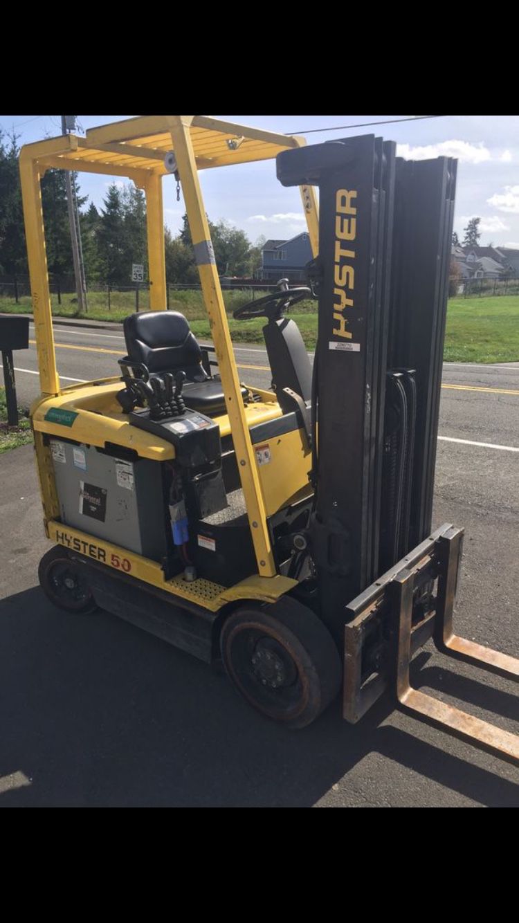 Hyster 5000lbs 3 stage forklift with side shift