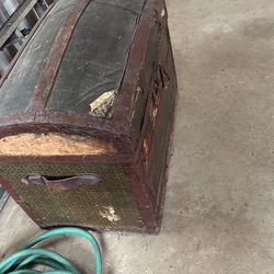 Free Antique chest