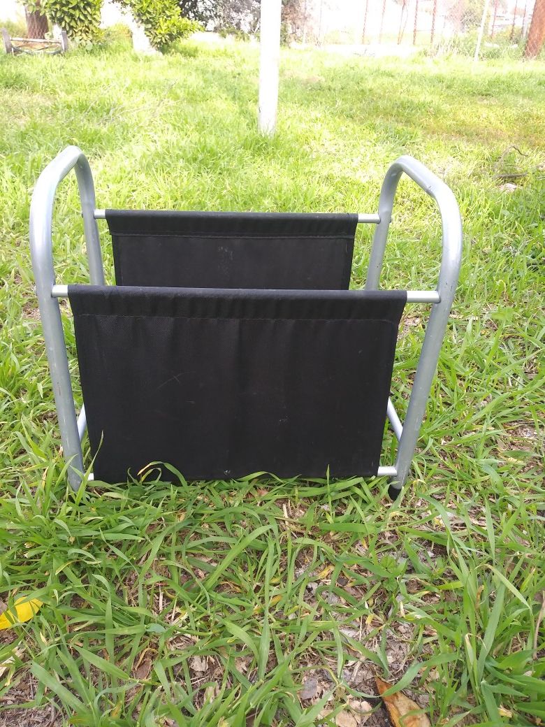 Magazine rack $5