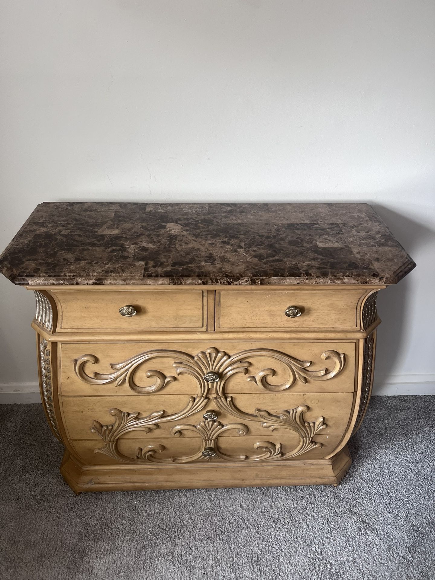 Bedroom Furniture Set