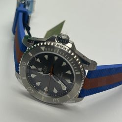 Gucci Dive Automatic YA136352