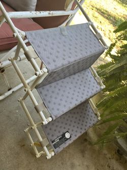Escalerita para las Gatito Es buenas condiciones
