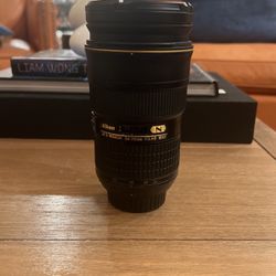 Nikon AF – S Nikkor 24–70mm 1:2.8 G ED