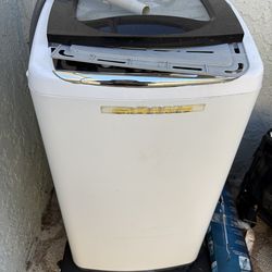 Black and Decker small portable washing machine