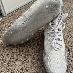 Under Armour Metallic Silver Football Cleats Size 11