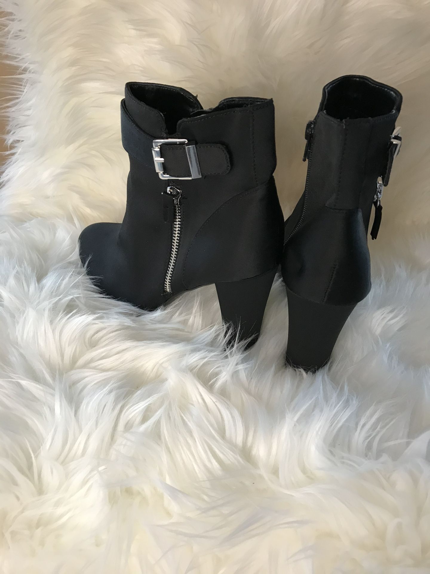 Summer Sale  Klearing Klosets!