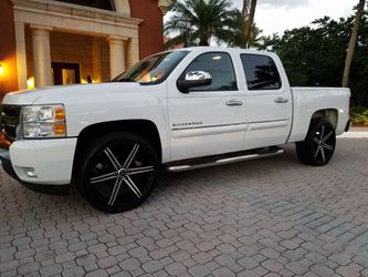 2011 CHEVY SILVERADO MINT FINANCING AVAILABLE