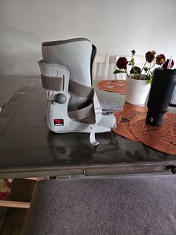 Foot Injury Boot Medium. 