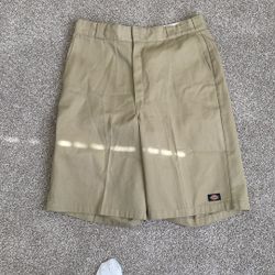 Used Loose Fit Size 38 Dickies Shorts 