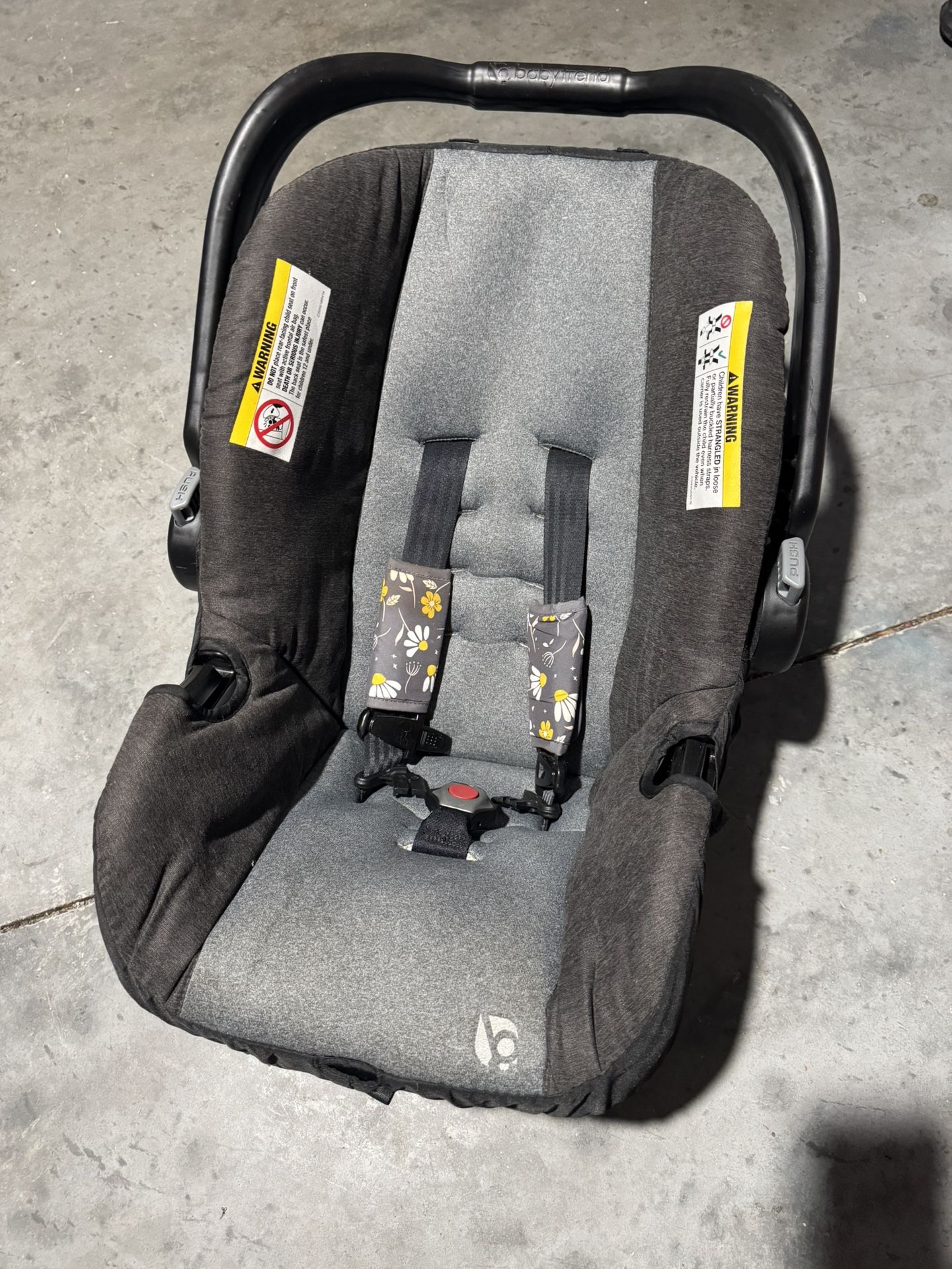 BabyTrend Car seat