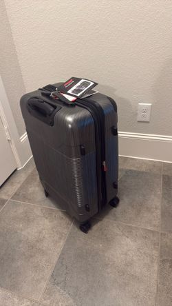 New! 25” Andare Monte Carlo luggage
