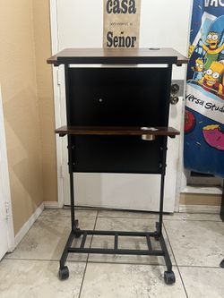 Bonnlo Height Adjustable Portable Podium Stand