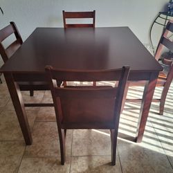 TABLE  AND  CHAIRS 