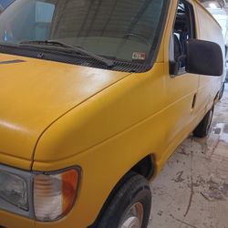 2000 Ford E-250