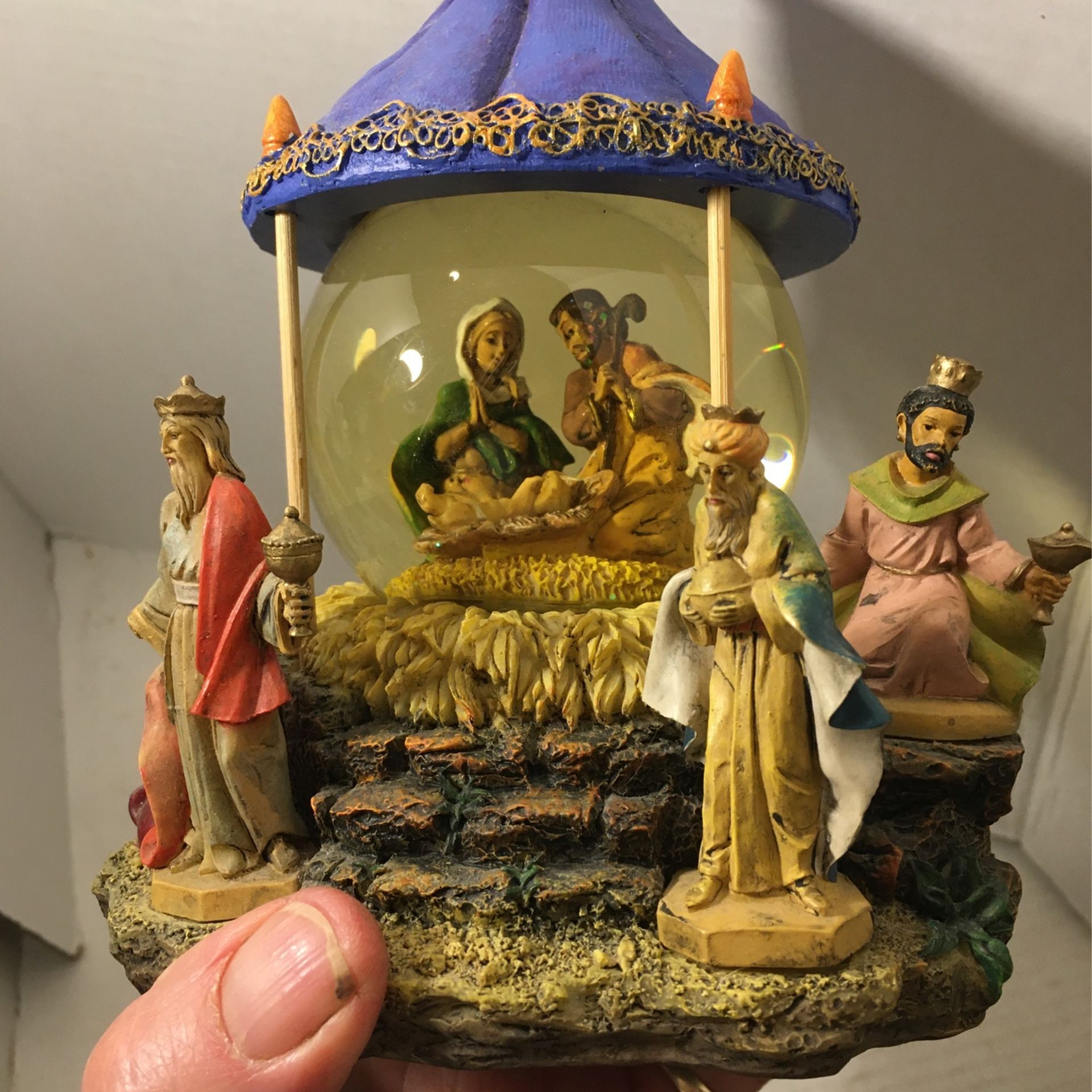 Renaissance nativity snow globe Fontanini