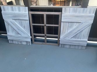 Farmhouse decoration shutters
