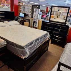 Queen Bed Dresser And Mirror 