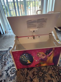 Childrens's storage box