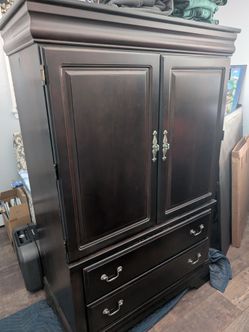 Armoire dresser