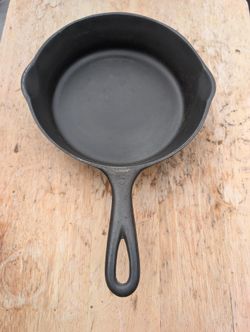 Unmarked Wagner #5 Cast Iron. Great Condition $65 OBO